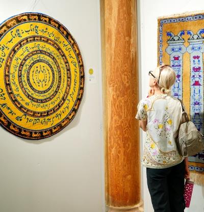 افتتاحیه نمایشگاه «نمادهای پنهان عمر خیام، رمزنگاری‌شده در فرش‌ها» در آستراخان